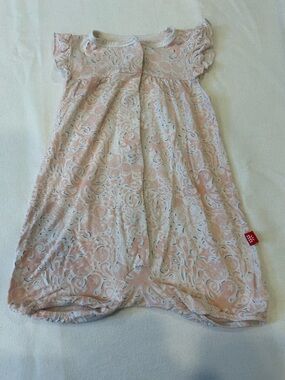 Magnetic me shorts romper 6-9 month